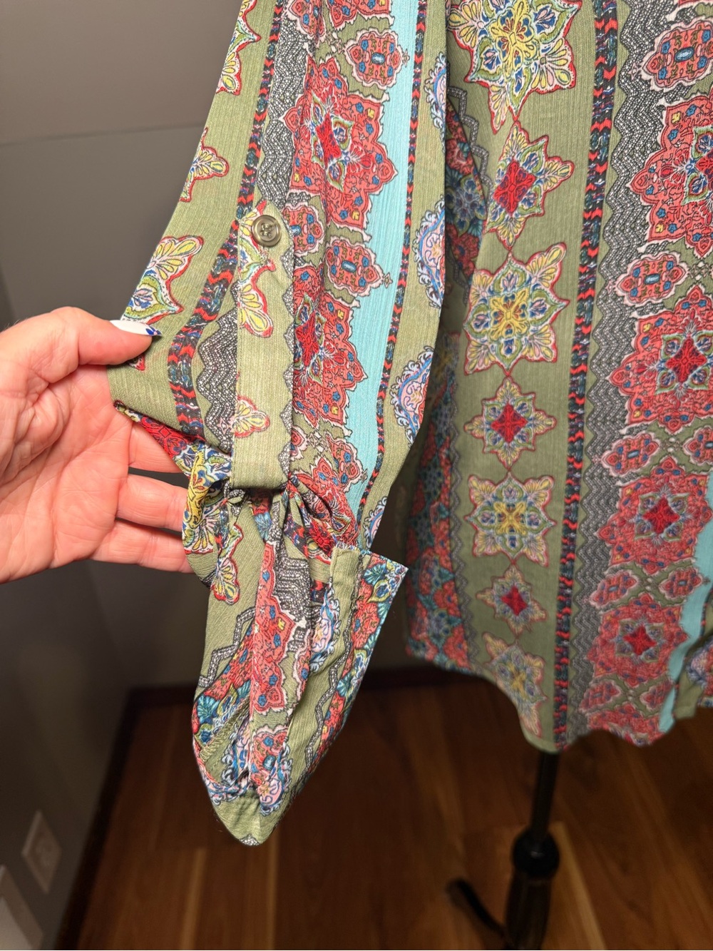 Kut from the Kloth lightweight Sheer Blouse - Picture 5 of 10